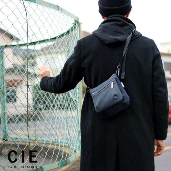 シー ヴァリアス ショルダーバッグ CIE cie-021803