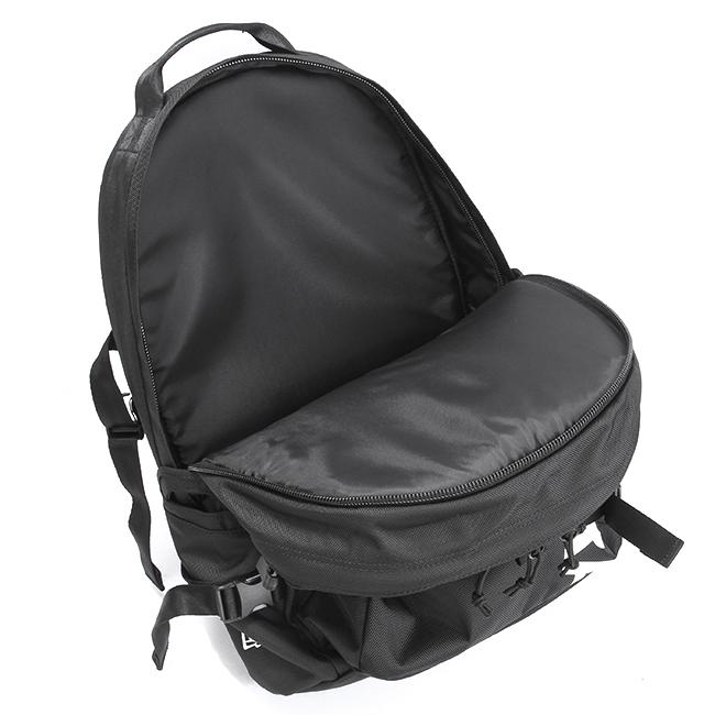 ニューエラ Carrier Pack リュック NEW ERA carrierpack