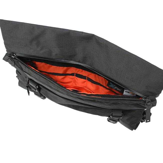 コードオブベル  ショルダーバッグ CODE OF BELL apex-liner-max