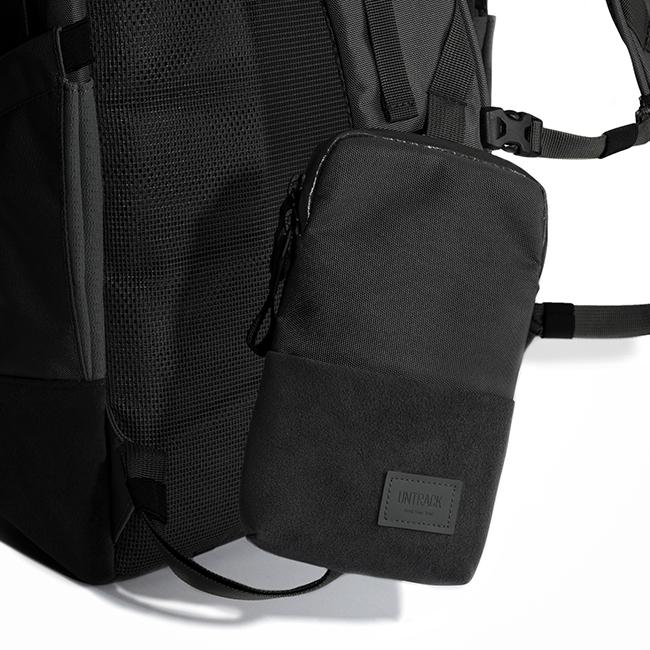 アントラック OUTDOOR CE ショルダーバッグ  untrack-60051