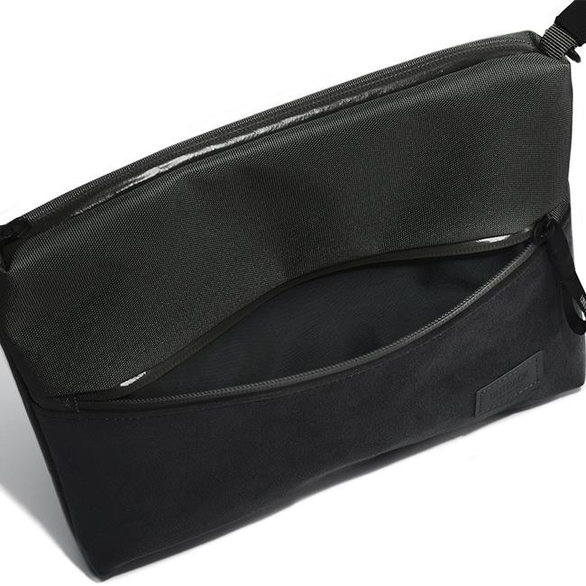 アントラック OUTDOOR CE サコッシュ  untrack-60052