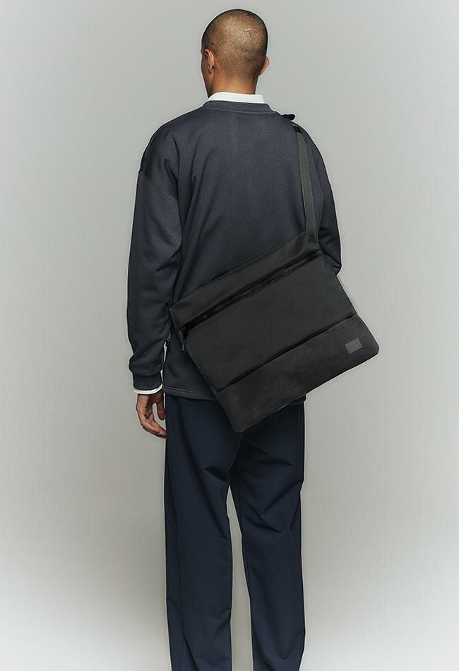 アントラック OUTDOOR/CBE サコッシュ  untrack-60053