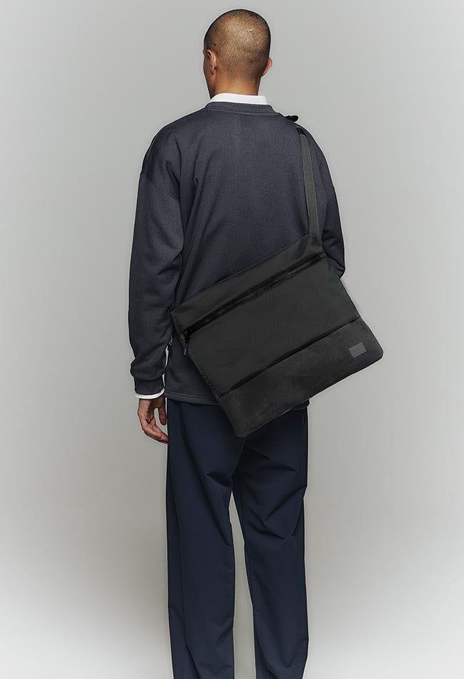 アントラック OUTDOOR/CBE サコッシュ  untrack-60053