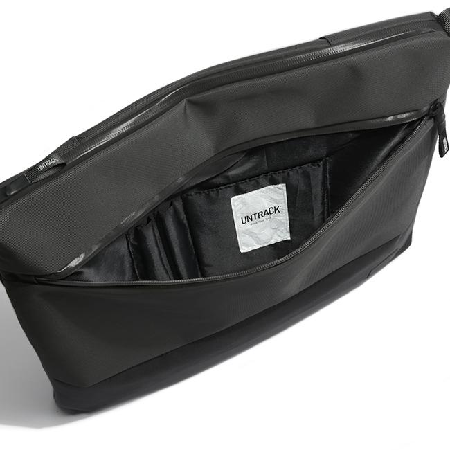 アントラック OUTDOOR/CBE サコッシュ  untrack-60053