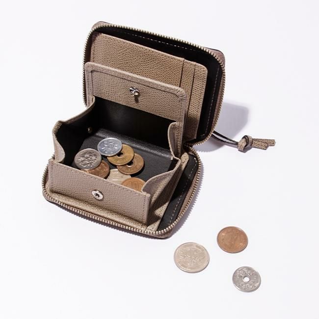 ソポ デギャーマン 二つ折り財布  so36