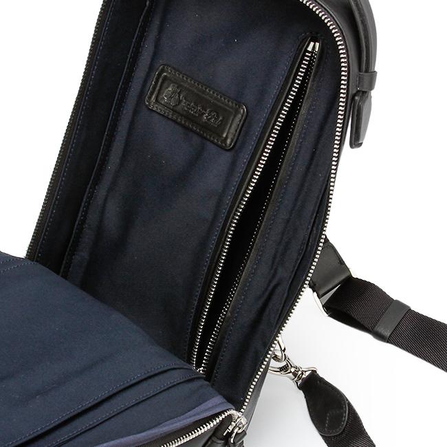 p.i.d エクリール ボディバッグ  paz105