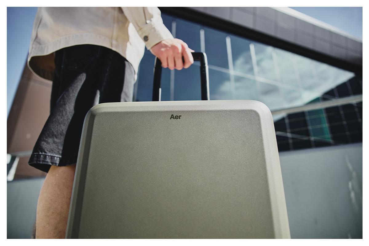 Aer スーツケース Carry-On キャリーオン〈48リットル・ホワイト〉 Aer エアー Carry-On スーツケース 48L｜【正規販売店】カバン・小物の