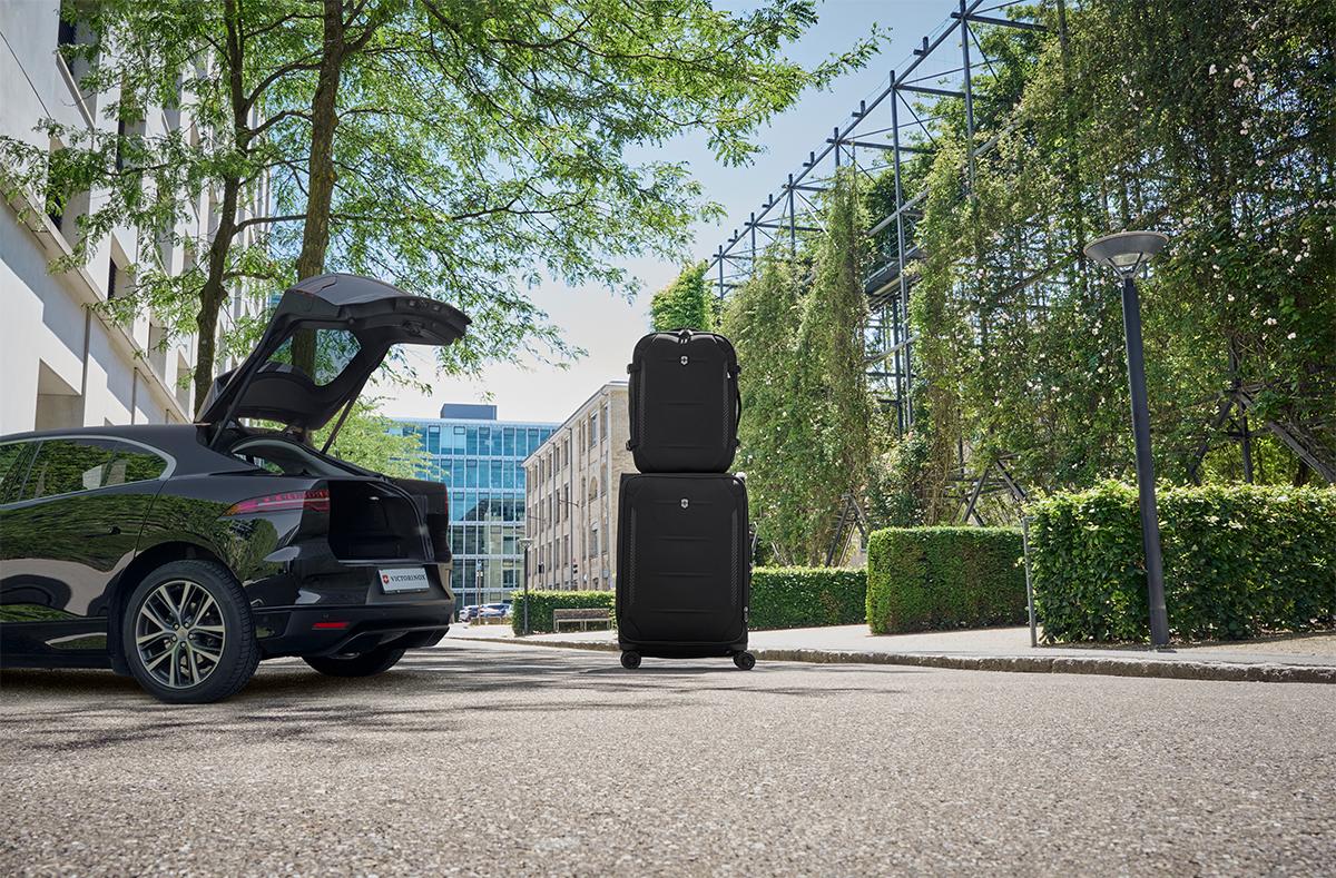 ビクトリノックス CROSSLIGHT リュック Victorinox expandable-bp