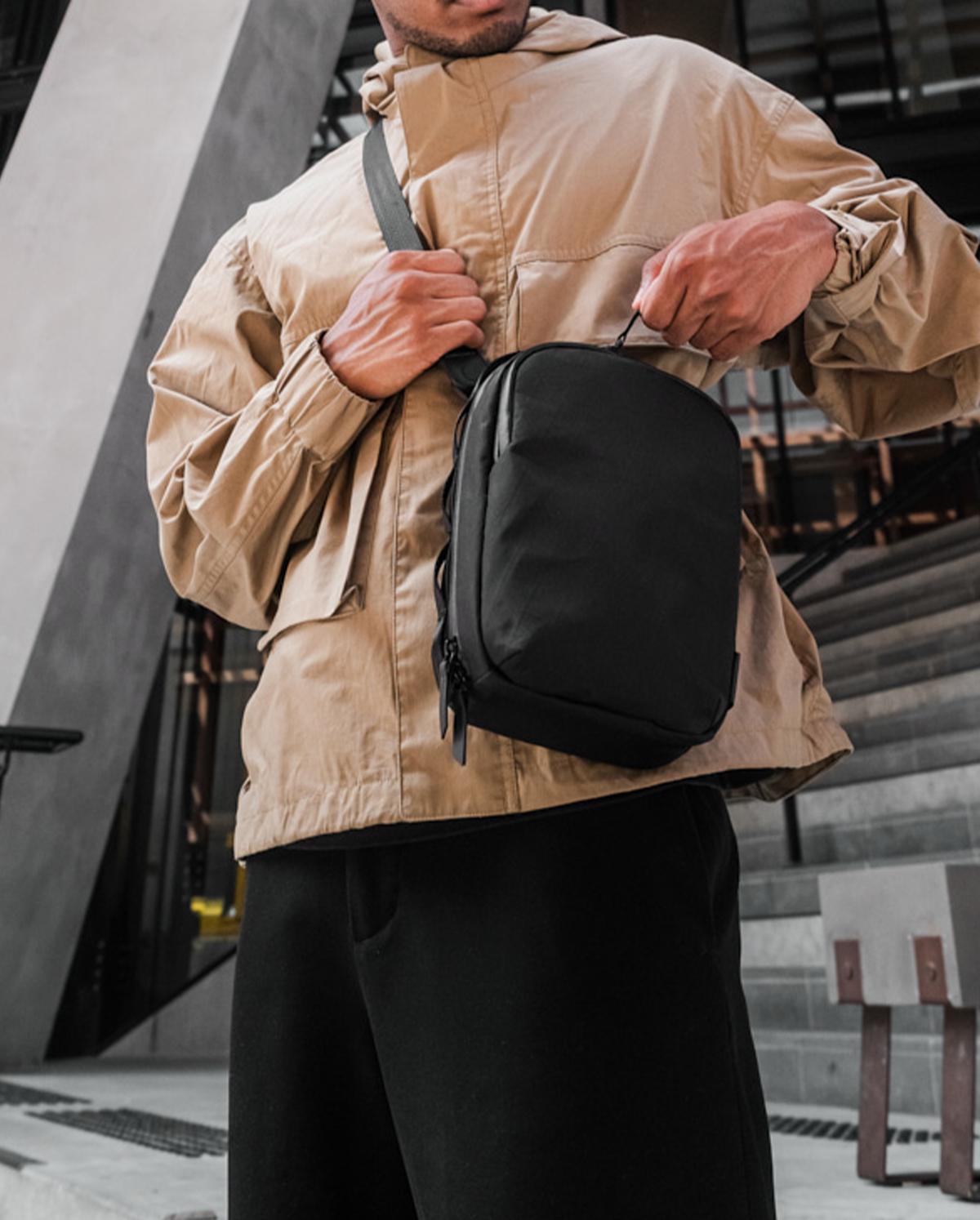 アルパカ  ショルダーバッグ ALPAKA metro-sling-max