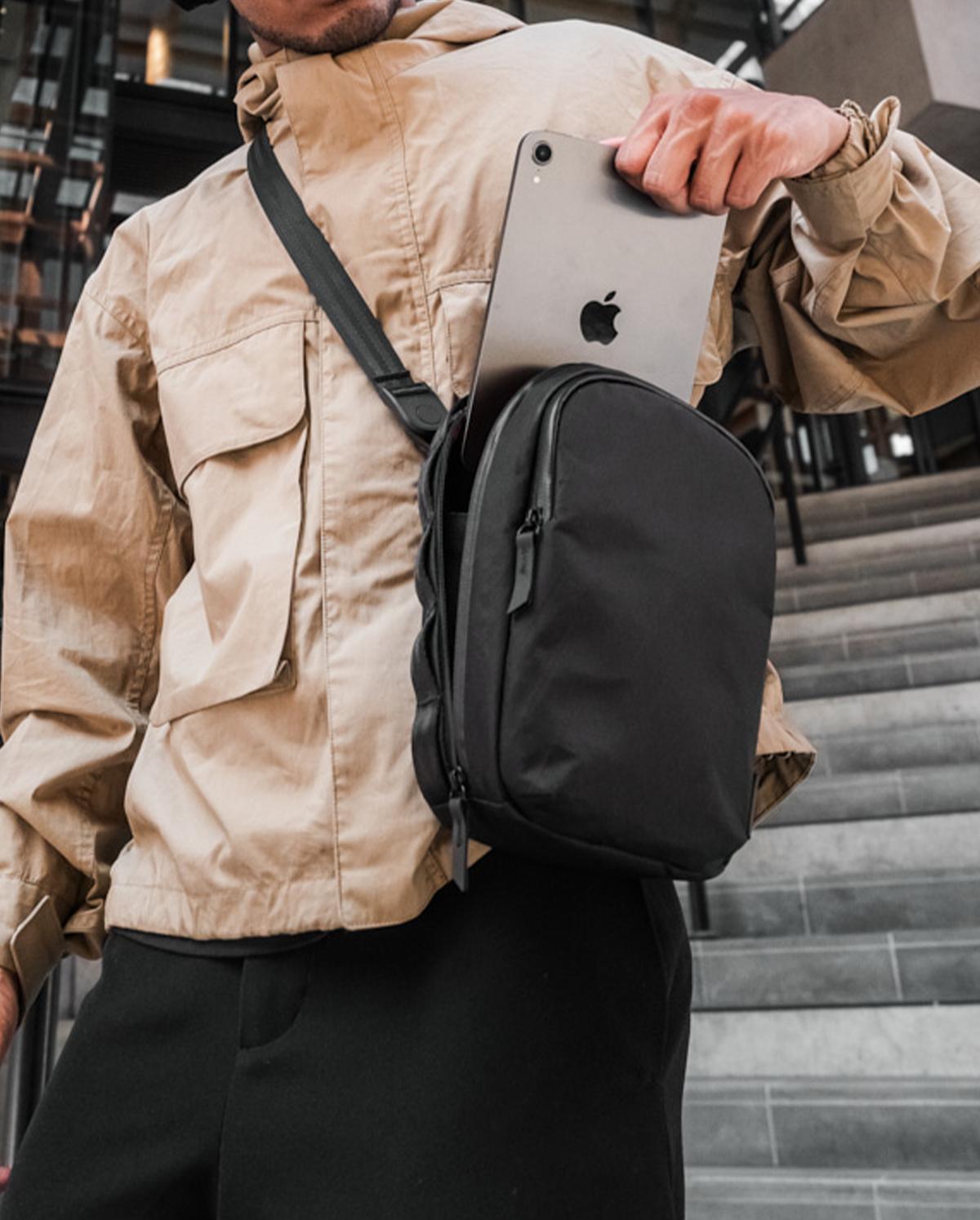 アルパカ  ショルダーバッグ ALPAKA metro-sling-max