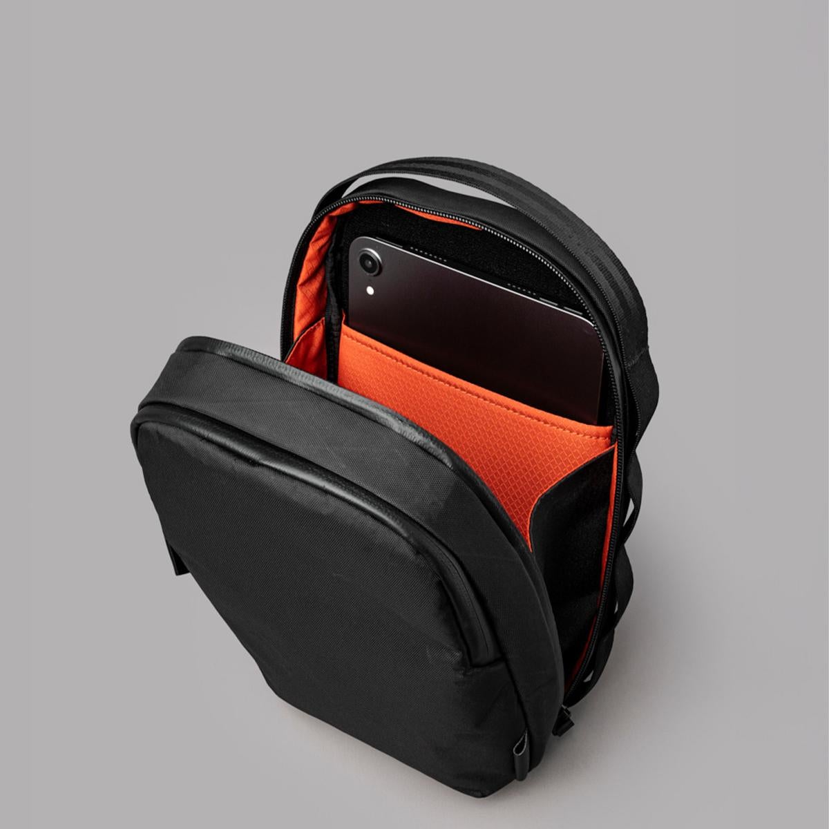 アルパカ  ショルダーバッグ ALPAKA metro-sling-max