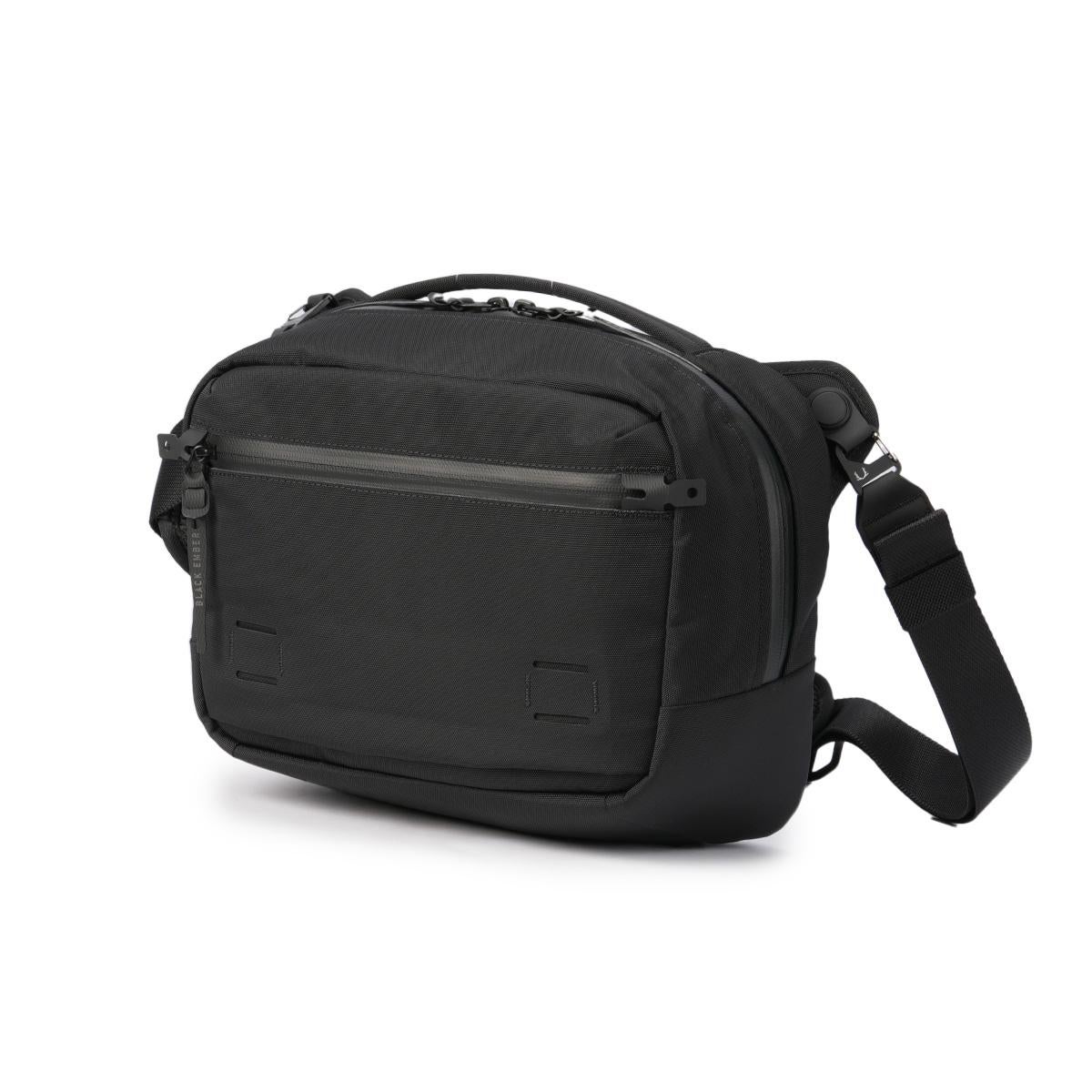 バッグ BLACK EMBER SLING BAG Black Ember Unveils Grip Sling for Urban Adventurers -