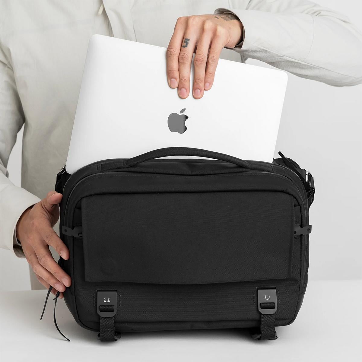 ブラックエンバー GRIP SLING EMBER TEX ショルダーバッグ BLACK EMBER be-7225011