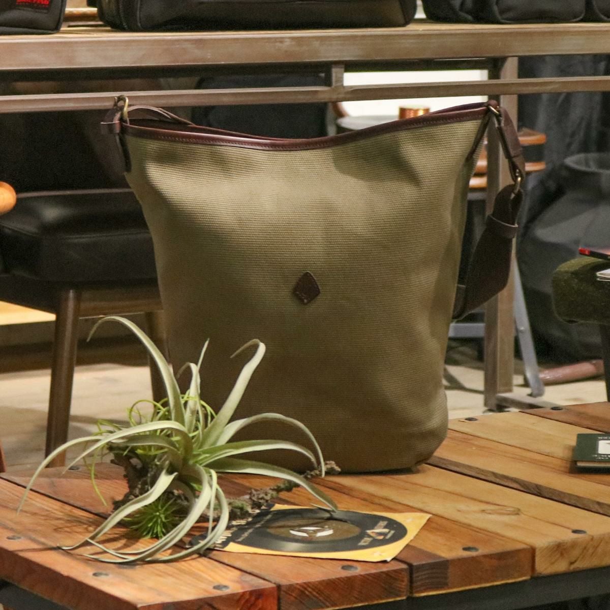 クレドラン グラン ショルダーバッグ CLEDRAN cl3858