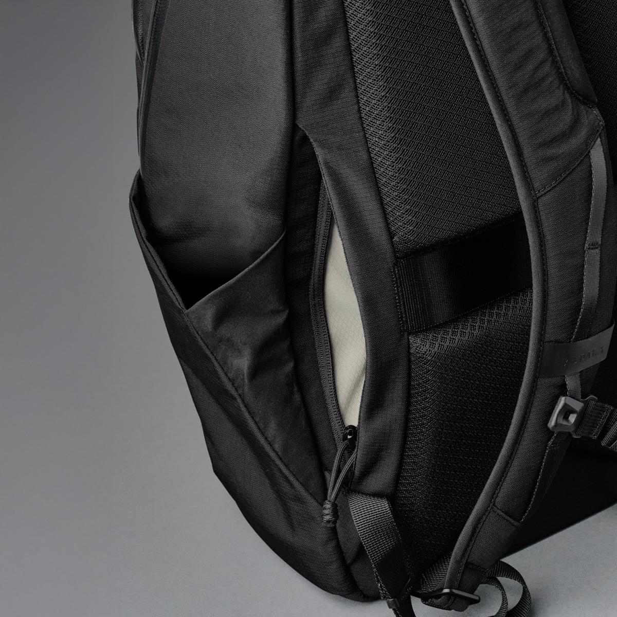 未使用級　ALPAKA BRAVO リュック　バックパック　23L ブラック アルパカ ブラボー リュック バックパック メンズ ブランド A4 B4 23L