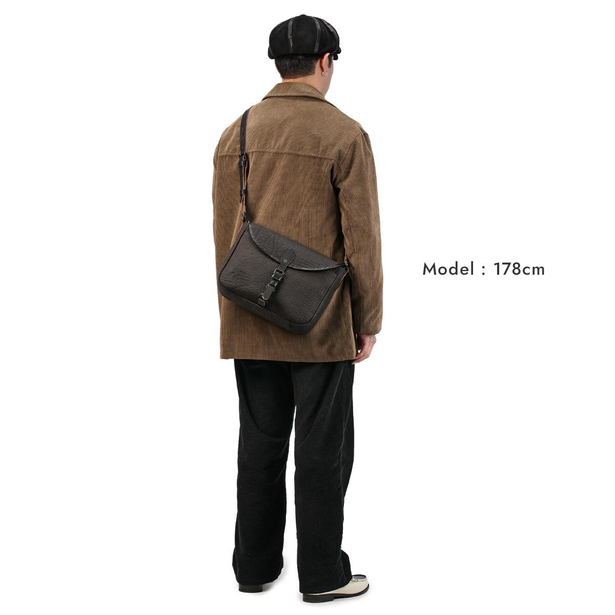 キゴ ショルダーバッグ A4 ブルハイドレザー フラップ KIGO KGBG2421