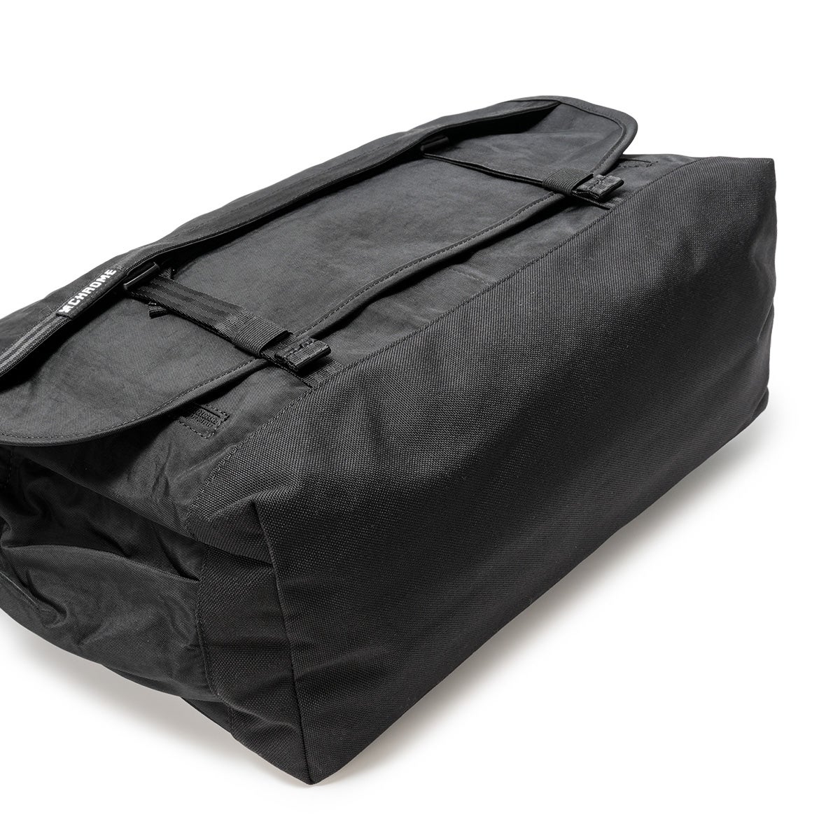 クローム インダストリーズ クーリエ メッセンジャーバッグ 20L B4