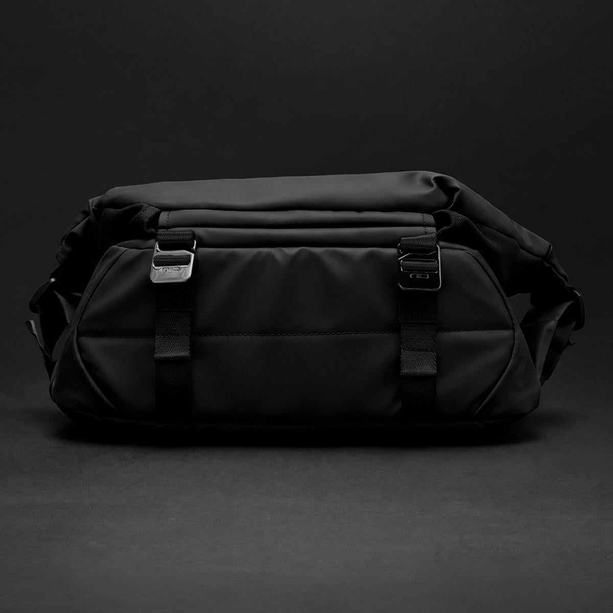 NIID ボディバッグ ニード R1｜ONLINE STORE by SELECTION